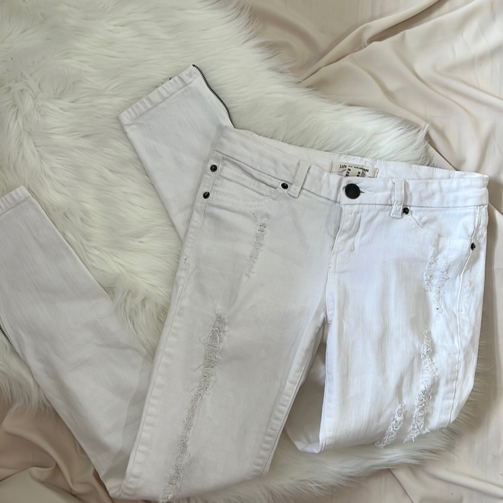 LIFE IN PROGRESS | Ripped White Jeans